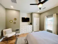 The Stay on Main/Modern Cottage/1 mi. to Old Town!