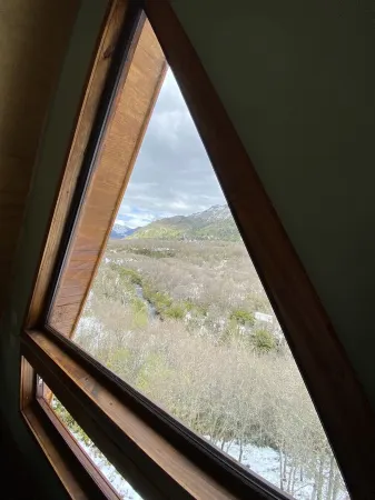 Casa Alpina Junto al Rio, Incluye Desayuno Отели в г. Куракаутин