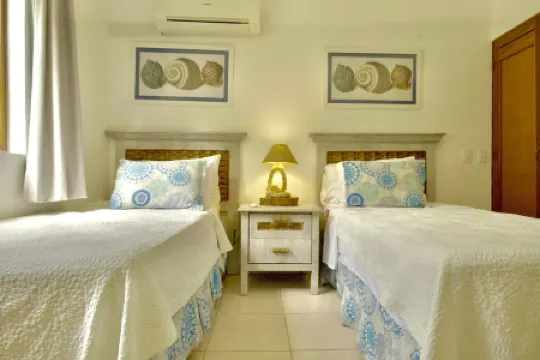 BonitaVillage+SeaView-FrontBeach+OpenKitchen+Cozy 2BR+4BDS+6PAX+WiFi+TV