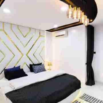 Exquisite 3Bed in GRA Ikeja Rooms