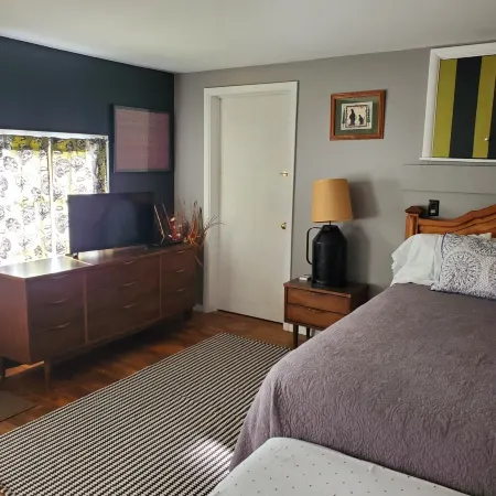 Charming 1-bedroom apt Buffalo WY, on creek, AC,  WiFi, & 1 block from downtown.