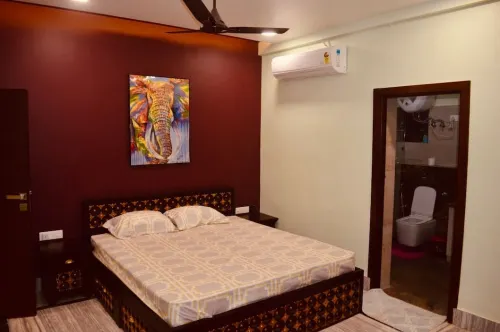 Avys G1 #Agra #India #Clean &Safe#2min Radhasoami Temple #3BHK Flat #City Center