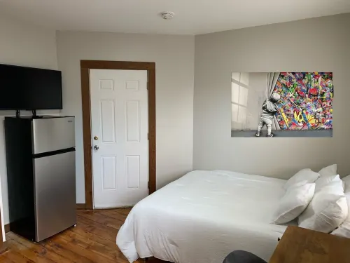 1 mile from Strong URMC, Downtown Rochester Micro Studio Tiny House Apartment