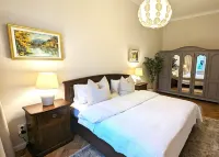 Elegant 2-bedroom, 2 bathrooms apartment in Historic Center, Quiet Area, AC โรงแรมใน