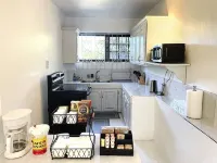 Serene Getaway-Charming 2-BR apartment with AC, WIFI in delightful Montego Bay