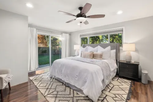 Charming Family-Friendly Home Just Minutes from the Beach! Hotels in Edmonds