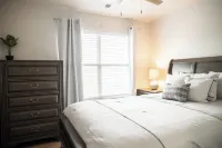 Harbor Landing - Water Views! Pool & hot tub - 2be/2ba condo in Ocean Springs! Hotels in Gulf Park Estates