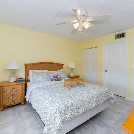 Oceanfront Condo! Just 1-Minute Walk to the Beach!