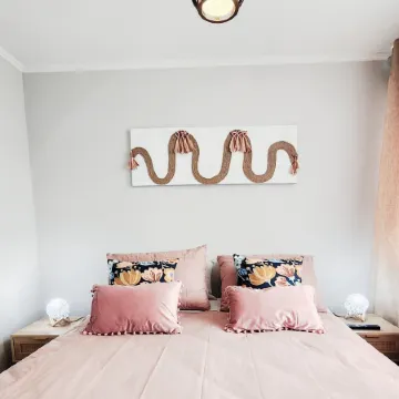 Urban, cozy and centrally located shelter with free parking Отели рядом с достопримечательностью «Парк Насьонес»