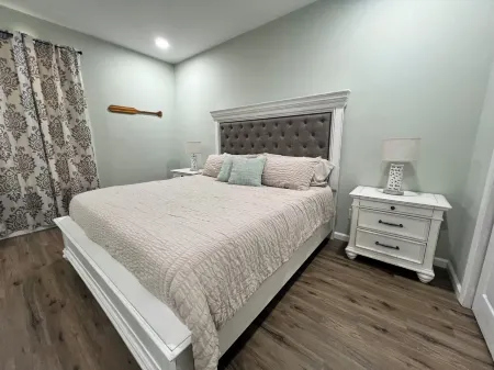 LAKE LIFE !!!Charming 3-bedroom cottage with dock and boat ramp on Weiss Lake