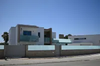 Villa Luz 37 - Jacuzzi Terrace & Swimming Pool Hotels near Albufeira - Ferreiras Railway Station