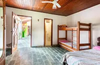 7 bedroom farm, up to 20 people or more, Vassouras RJ. Pets allowed, Sítio Malabaku