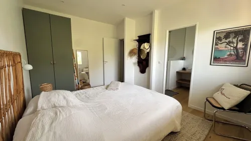 VILLA in a green setting, heated swimming pool 3 minutes from the beach