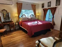Lily Creek Lodge Hotels in Lumpkin County