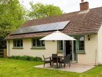 3 Bedroom idyllic countryside cottage in the middle of rural Wiltshire Hotels in Devizes