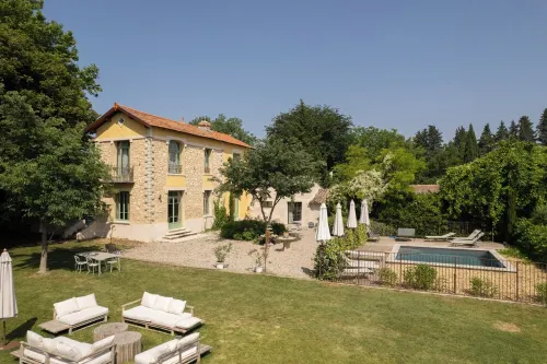 L'Isle sur la Sorgue, country house Hotels in Le Thor