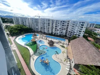 Cozy 3-bedroom condo with AC, WiFi in charming Ricaurte โรงแรมใน