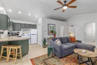 Charming 2-bedroom house in Saugatuck with AC, WiFi, Pet Friendly