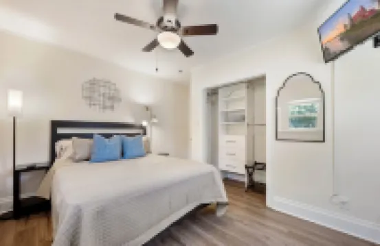Quiet and Contemporary Home in Coveted Watts-Hillendale. Close to Duke/VA.