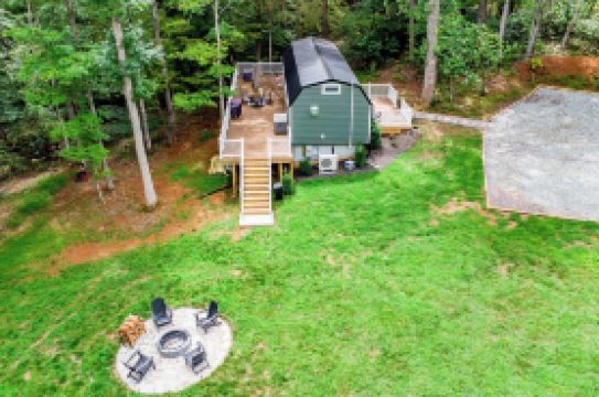 Romantic Luxury Lake Access Cabin w/ Hot Tub, Spacious Deck, and Pine Walls