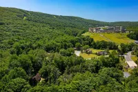 1 Min to Camelback! Creekside Firepit/BBQ