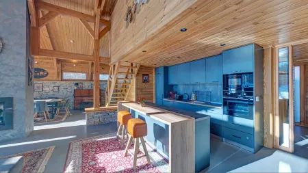 Chalet for up to 10 people with sauna nestled in the valley of 3 mountains