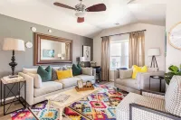 Peppertree Retreat only 3 miles toOU Book your OU event stay now!