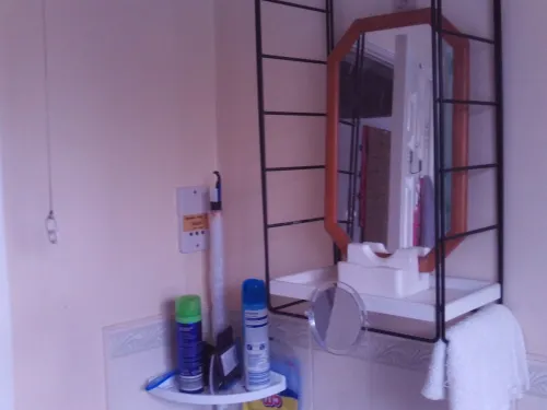 15 minutes from London underground station Hotels in Mitcham