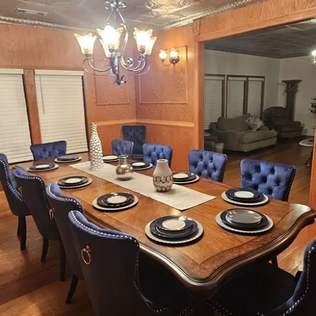 Vacation, Wedding, Retreat & Family Gathering, Spa and Theater rooms - Sleeps 30