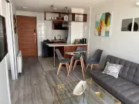 Fantastic location, subway, commerce, mall, parking, A/C, king bed