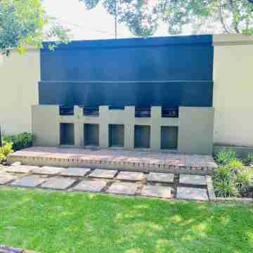 Upmarket warm and cozy sanctuary Hotel Exterior