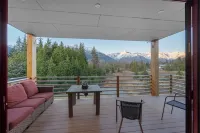 Alaska Slopes | Hot Tub, Gym & Guest House