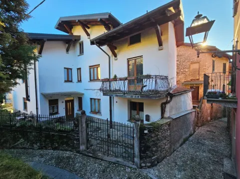 Cozy apartment in the heart of Loveno, near Lake Como.