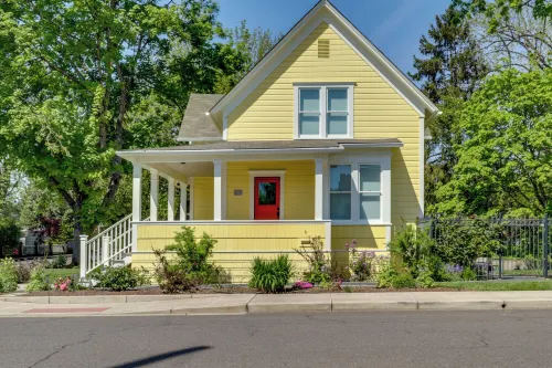 Historic Home Near Downtown Salem: Walk to Capitol - 3-نجوم