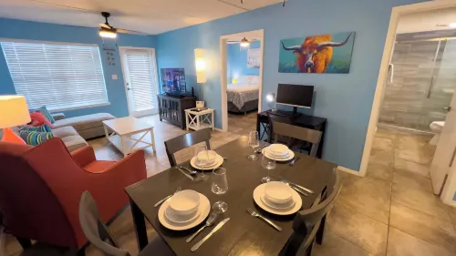 Pool & Hot Tub - Near Beach Many Updates - con encanto