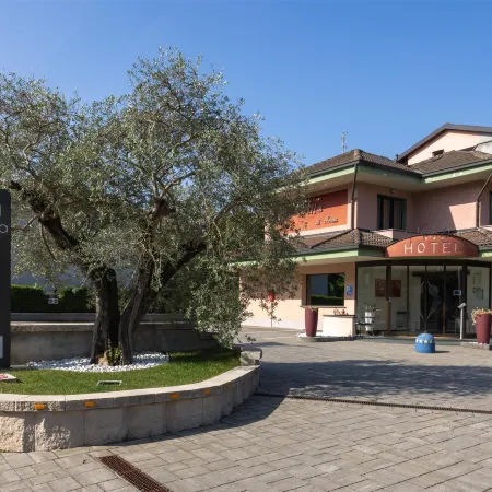 La Villa, Sure Hotel Collection by Best Western