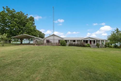 Lakefront Property with a pool & hot tub!
