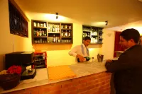 Royal Astoria Hotel - bar