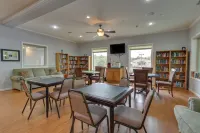 Poconos Retreat in The Hideout Lake Community! - Wifi