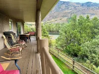 Riverside Lodge: Wildlife Watching, Fishing, Hiking from the House. Next to Ynp! - 4성급