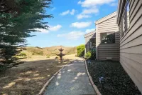 Biggest Backyard in Bodega Bay + Hot Tub