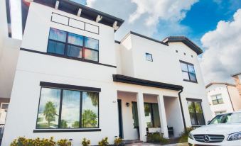 Townhome- 4Bd - Close To Parks Shops