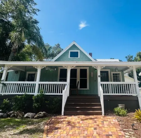 Oasis in Tarpon Springs