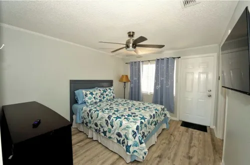 Madiera2 Waterfront & 2-3 minutes' Walk to the Beach