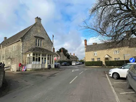 Architect Designed Cosy Cotswold Stone Cottage