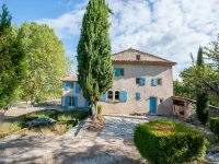 Villa in Saignon with Pool and Scenic Views