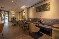 Fletcher Hotel-Restaurant De Eese-Giethoorn - breakfast