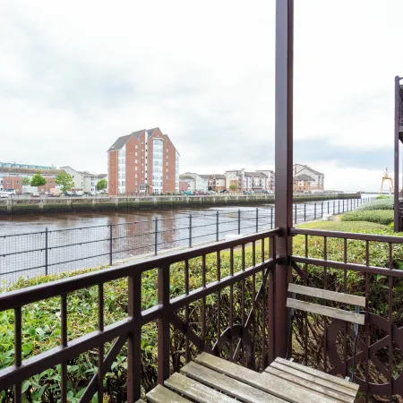 Harbour House - Donnini Apartments