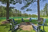 'The Red Pine Cabin' w/ Private Pond & Dock! - 3-Sterne