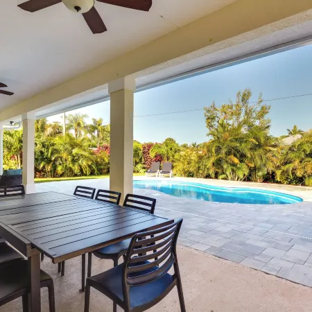 Florida Gem Saltwater Pool by Beaches and Kayaking!
